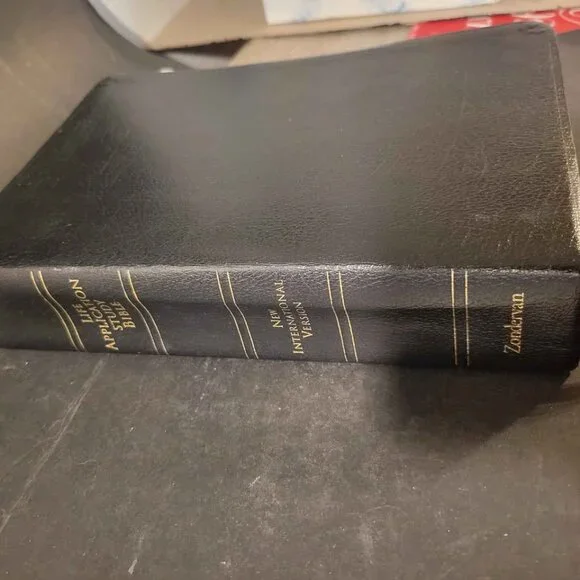 NIV Life Application Study Bible - Picture 5 of 7